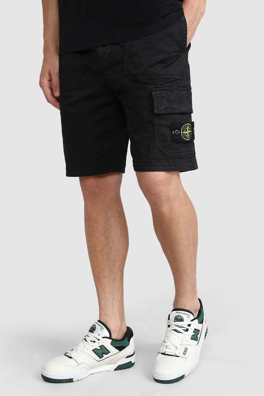 תמונת כל הלוק של נעלי ספורט 550 מעור